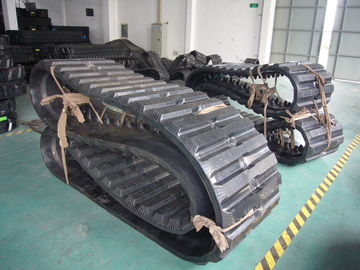 Good price 700 X 100 X 96mm Hitachi Rubber Tracks , Replacement Rubber Tracks Strong Inner Structure online
